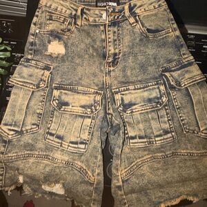 Fashion Nova women’s shorts ( they fit tight but super streaky ) vintage yellow